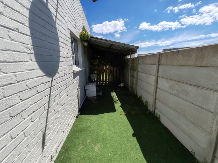 4 Bedroom Property for Sale in De Kelders Western Cape